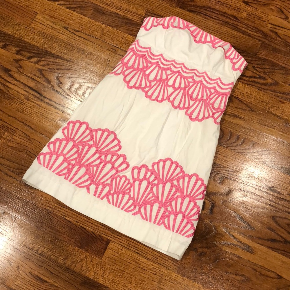 Lilly Pulitzer White Strapless Dress with Pink Scallop Trim/ why the shell print